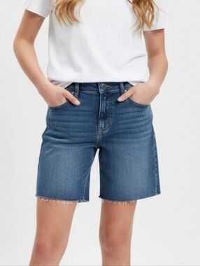 Joe's Easy Bermuda Women's Shorts Sz 32 Classic Blue Wash Raw Hem 5 Pockets